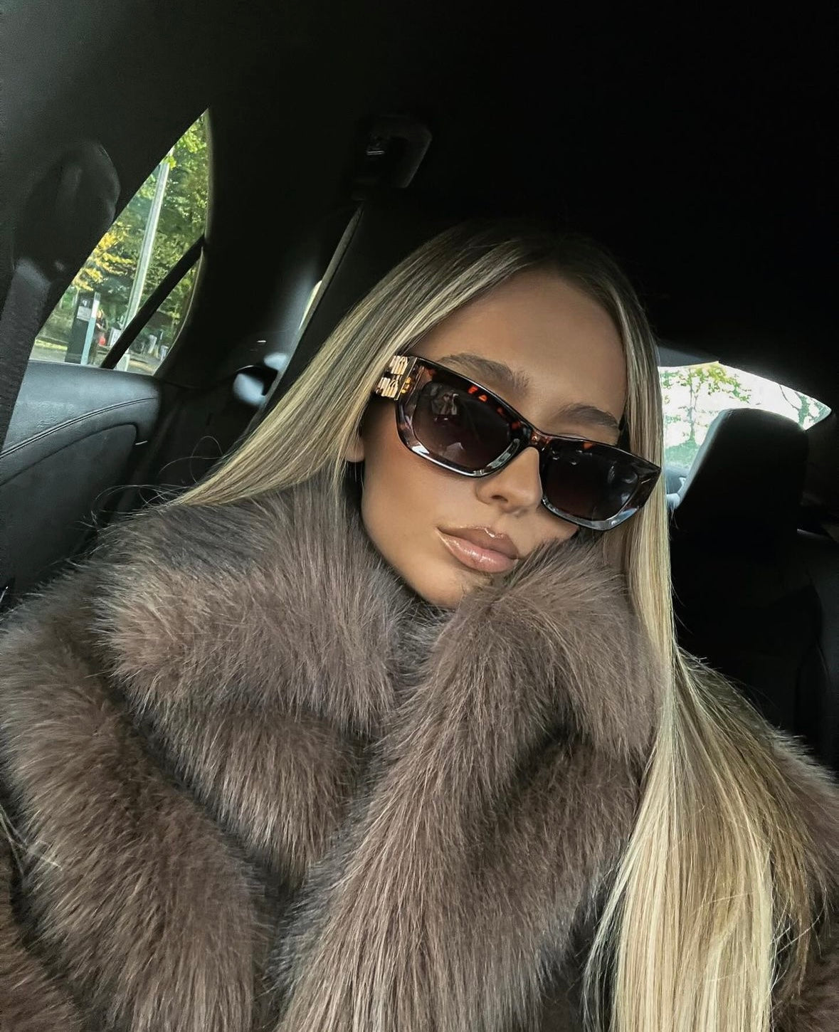 Kataleya | Cropped Oversized Faux Fur Coat